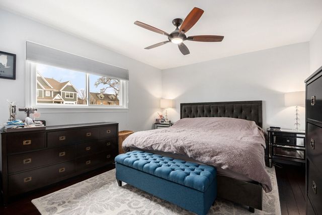 566 W Comstock Avenue, Elmhurst, IL 60126