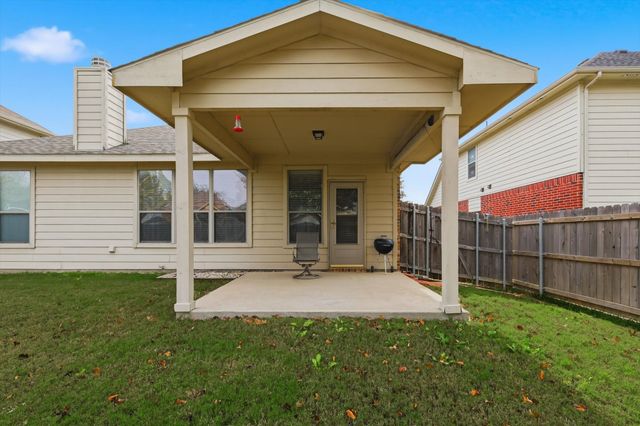 5609 Desert Willow Court, Fort Worth, TX 76137