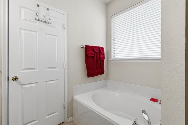 5609 Desert Willow Court, Fort Worth, TX 76137