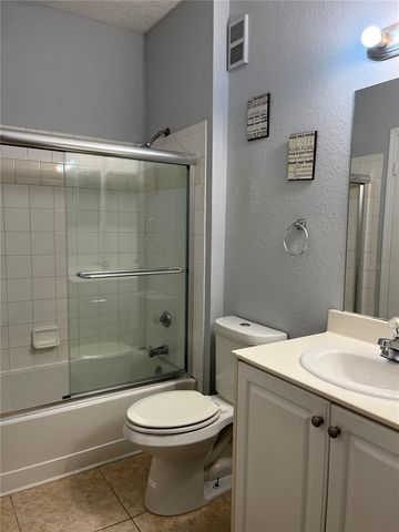 2572 ROBERT TRENT JONES DRIVE 1220, Orlando, FL 32835