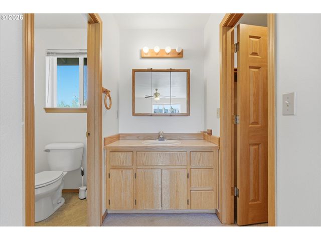 12205 Se MOUNTAIN SUN Dr, Clackamas, OR 97015