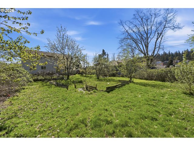 12205 Se MOUNTAIN SUN Dr, Clackamas, OR 97015