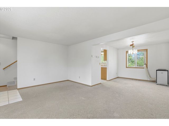 12205 Se MOUNTAIN SUN Dr, Clackamas, OR 97015