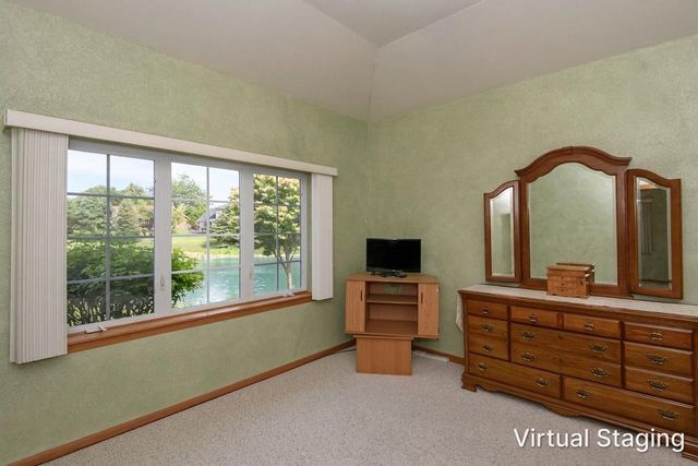 5394 S Butterfield WAY, Greenfield, WI 53221