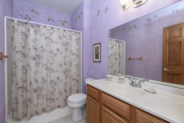 5394 S Butterfield WAY, Greenfield, WI 53221