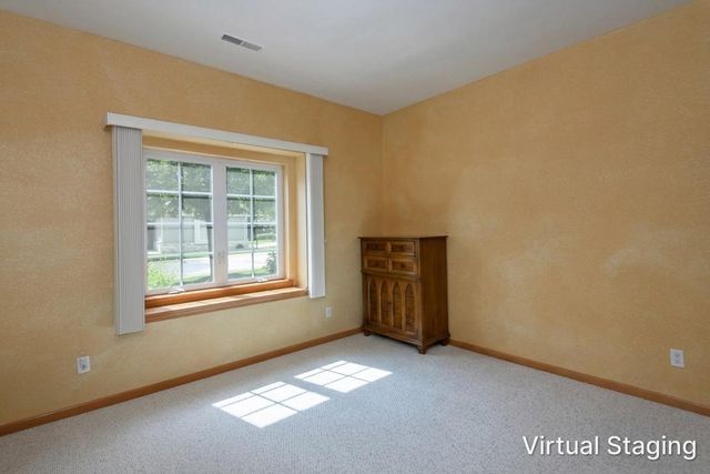 5394 S Butterfield WAY, Greenfield, WI 53221