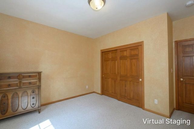 5394 S Butterfield WAY, Greenfield, WI 53221