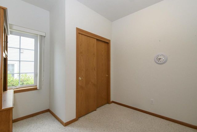 5394 S Butterfield WAY, Greenfield, WI 53221