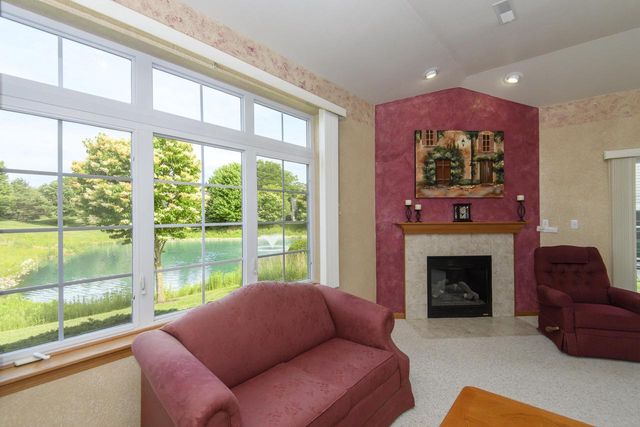 5394 S Butterfield WAY, Greenfield, WI 53221