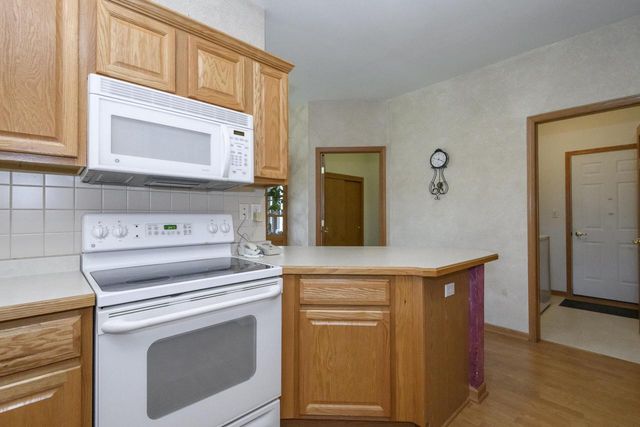 5394 S Butterfield WAY, Greenfield, WI 53221