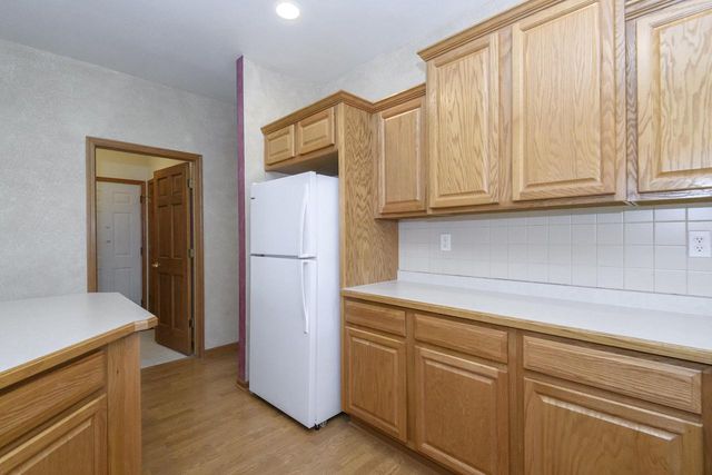 5394 S Butterfield WAY, Greenfield, WI 53221