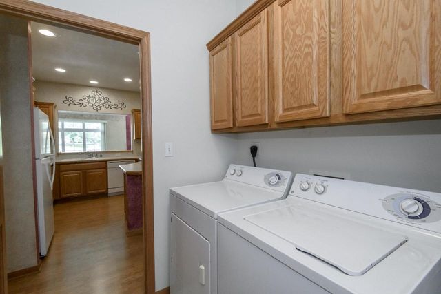 5394 S Butterfield WAY, Greenfield, WI 53221