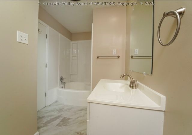 918 Churchill Circle, Charleston, WV 25314
