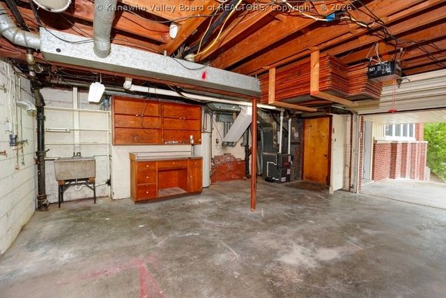 918 Churchill Circle, Charleston, WV 25314
