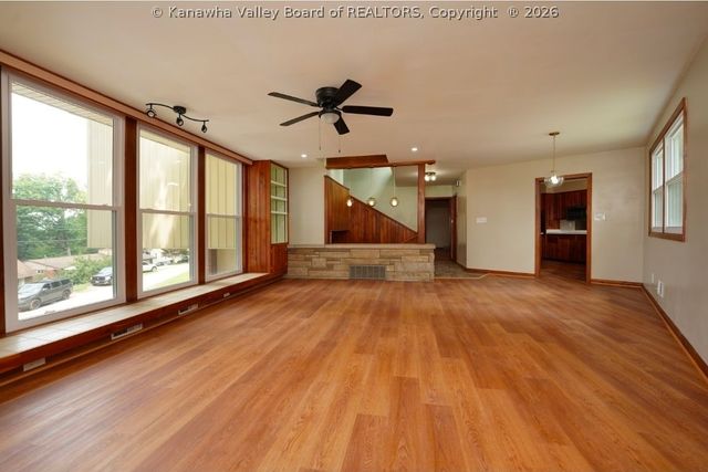 918 Churchill Circle, Charleston, WV 25314