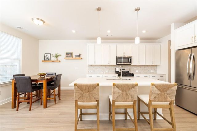 671 Smokey Quartz Way, Kennesaw, GA 30144