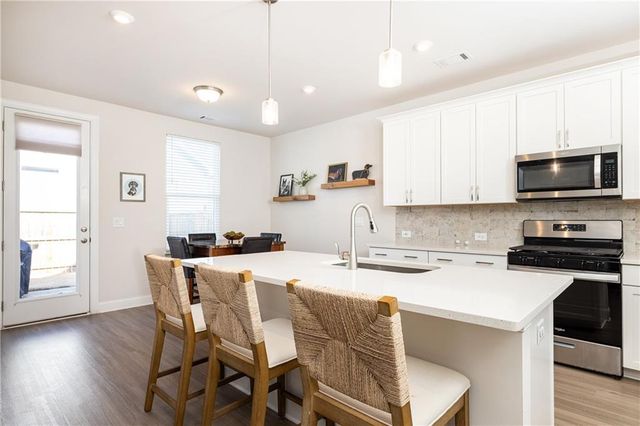 671 Smokey Quartz Way, Kennesaw, GA 30144