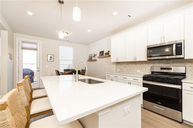 671 Smokey Quartz Way, Kennesaw, GA 30144