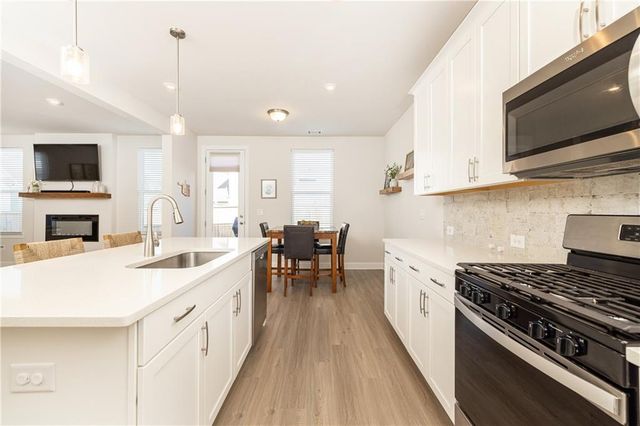 671 Smokey Quartz Way, Kennesaw, GA 30144