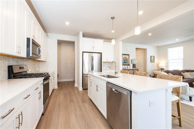 671 Smokey Quartz Way, Kennesaw, GA 30144