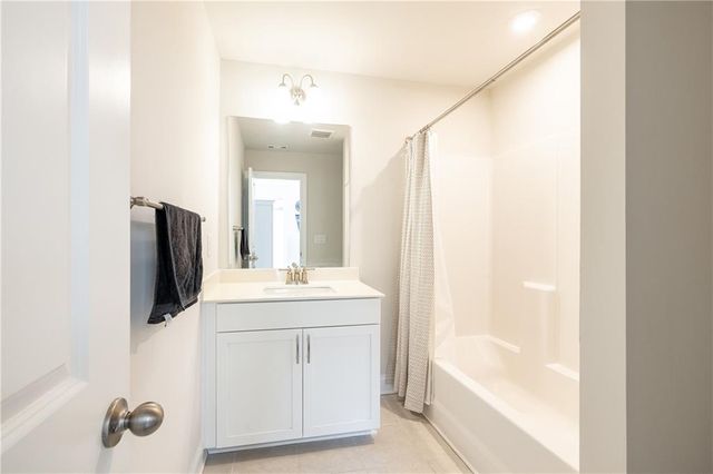 671 Smokey Quartz Way, Kennesaw, GA 30144