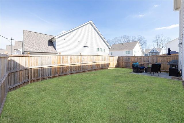 671 Smokey Quartz Way, Kennesaw, GA 30144