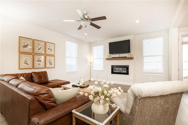 671 Smokey Quartz Way, Kennesaw, GA 30144