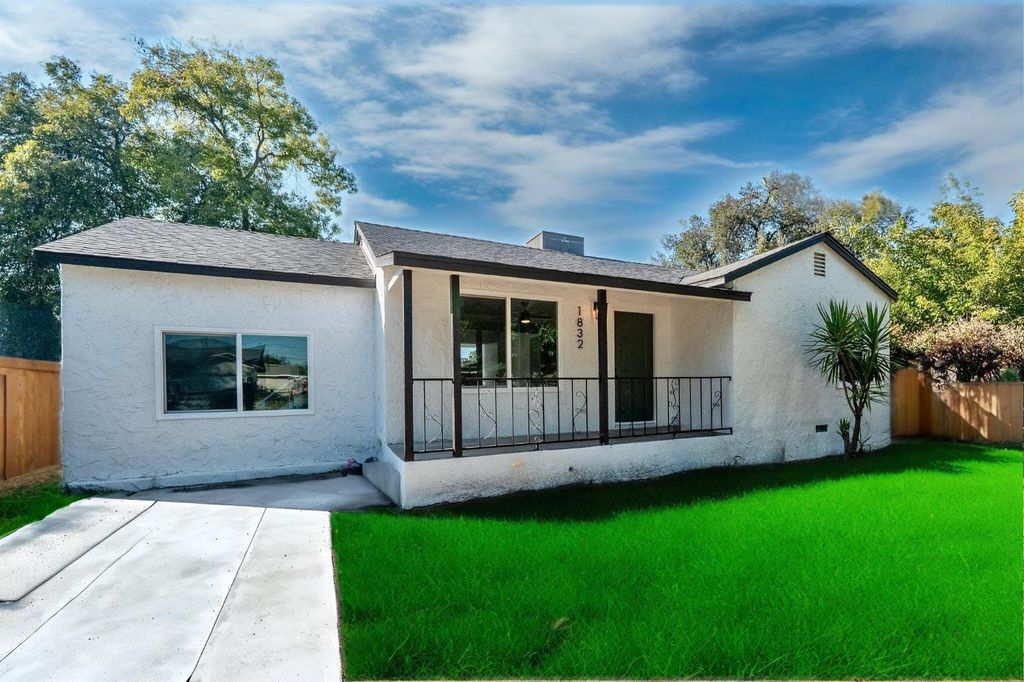 1832 S Gearhart Street, Fresno, CA 93702