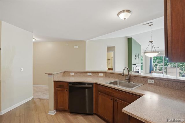 320 N Wixom Road 30, Wixom, MI 48393