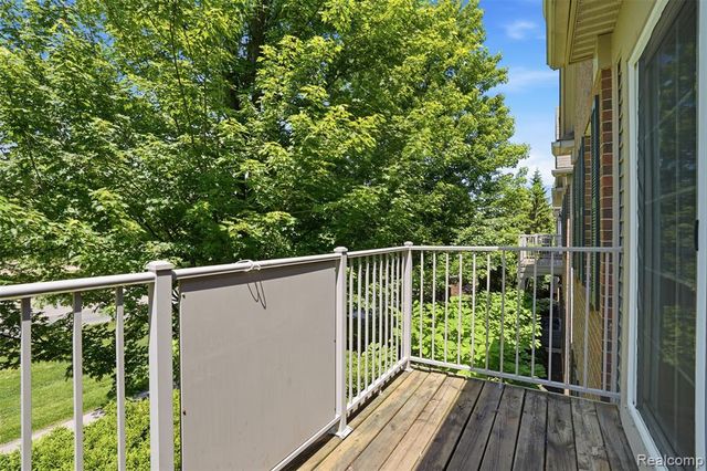 320 N Wixom Road 30, Wixom, MI 48393