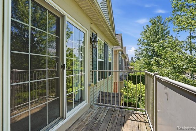 320 N Wixom Road 30, Wixom, MI 48393