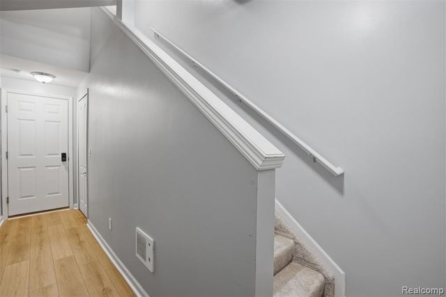 320 N Wixom Road 30, Wixom, MI 48393
