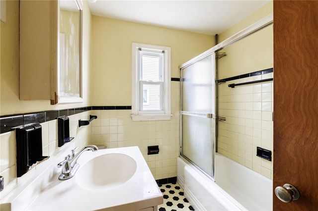 246 Thorndyke Road, Irondequoit, NY 14617