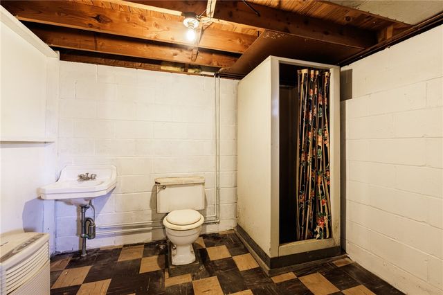 246 Thorndyke Road, Irondequoit, NY 14617