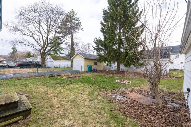 246 Thorndyke Road, Irondequoit, NY 14617