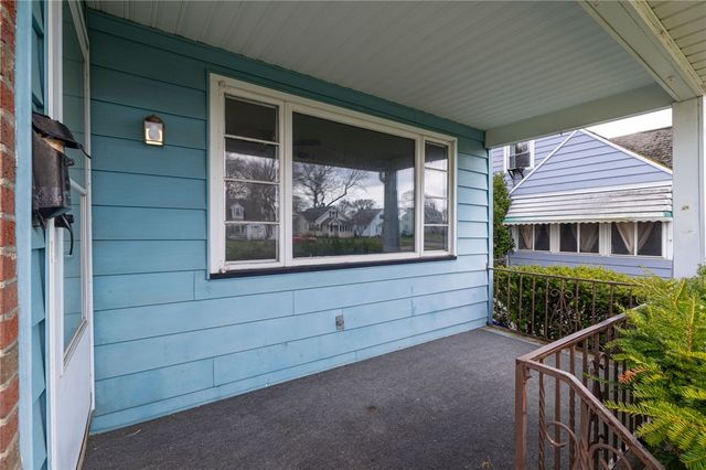 246 Thorndyke Road, Irondequoit, NY 14617