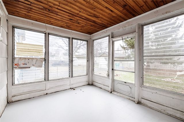 246 Thorndyke Road, Irondequoit, NY 14617