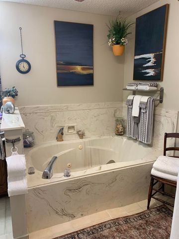 1 Montserrat, Hot Springs Village, AR 71909