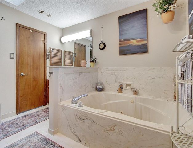 1 Montserrat, Hot Springs Village, AR 71909