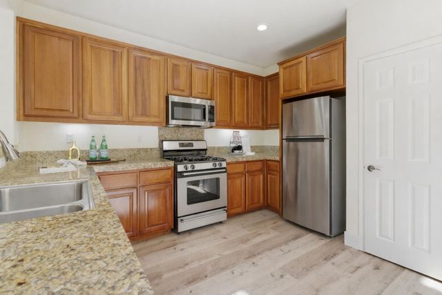 68 W Belleza Ln, Mountain House, CA 95391