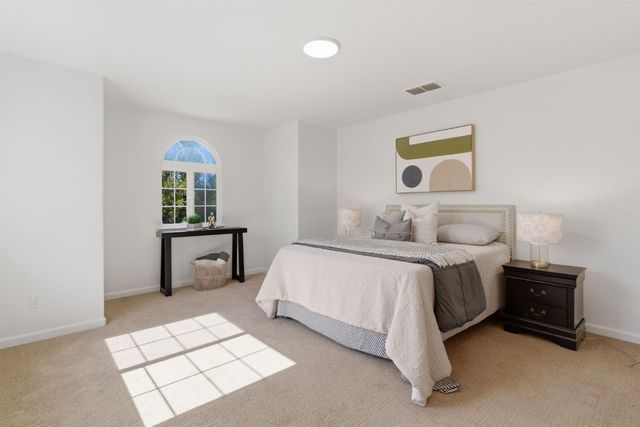 68 W Belleza Ln, Mountain House, CA 95391