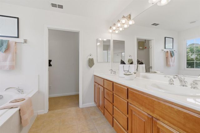 68 W Belleza Ln, Mountain House, CA 95391