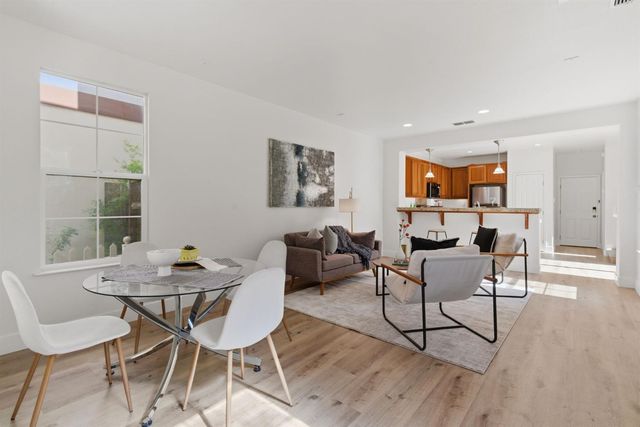 68 W Belleza Ln, Mountain House, CA 95391