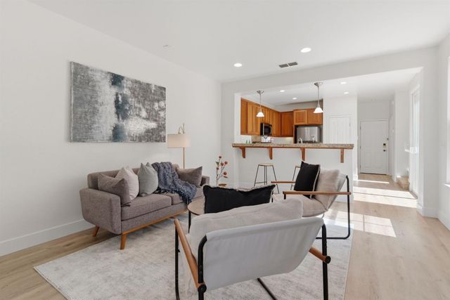 68 W Belleza Ln, Mountain House, CA 95391