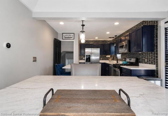 1168 N Vernier Road, Grosse Pointe, MI 48236