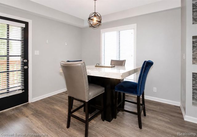 1168 N Vernier Road, Grosse Pointe, MI 48236