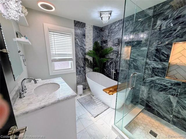 1168 N Vernier Road, Grosse Pointe, MI 48236