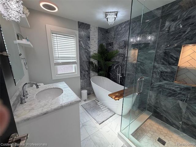 1168 N Vernier Road, Grosse Pointe, MI 48236