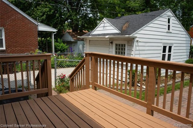 1168 N Vernier Road, Grosse Pointe, MI 48236