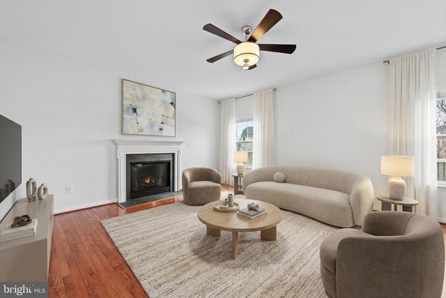 107 CABBAGE WHITE DR, Lake Frederick, VA 22630